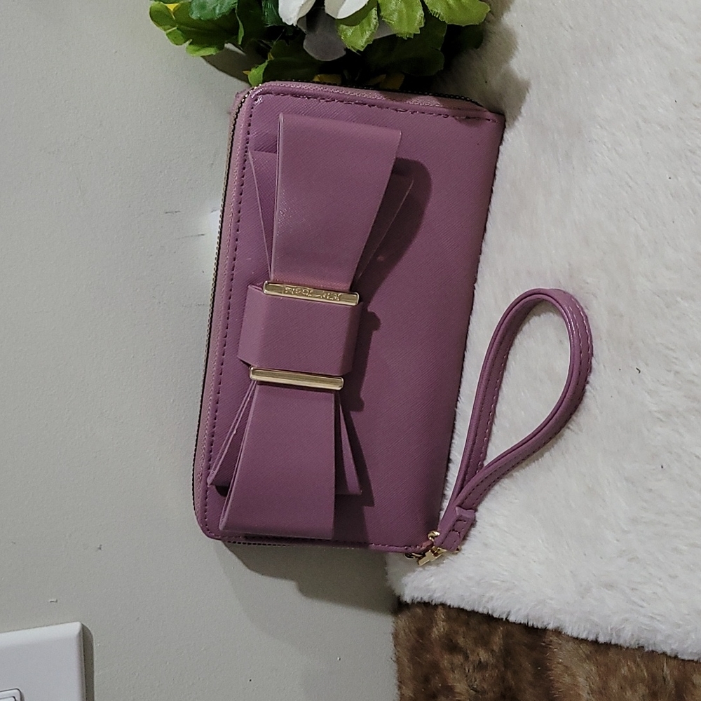 Betsey Johnson bow wristlet